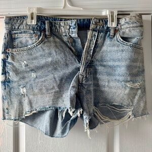 H&M High Rise Vintage Denim Shorts Light Wash Size 10 👖